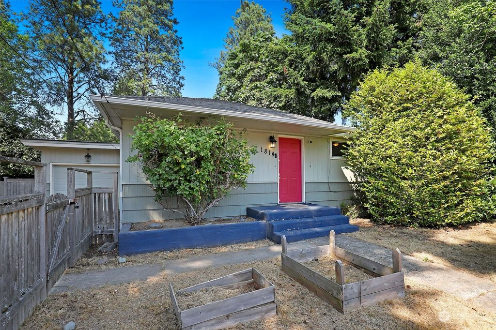 Photo of 1814 SW 160th Street, Burien, WA 98166 (MLS # 2137268)
