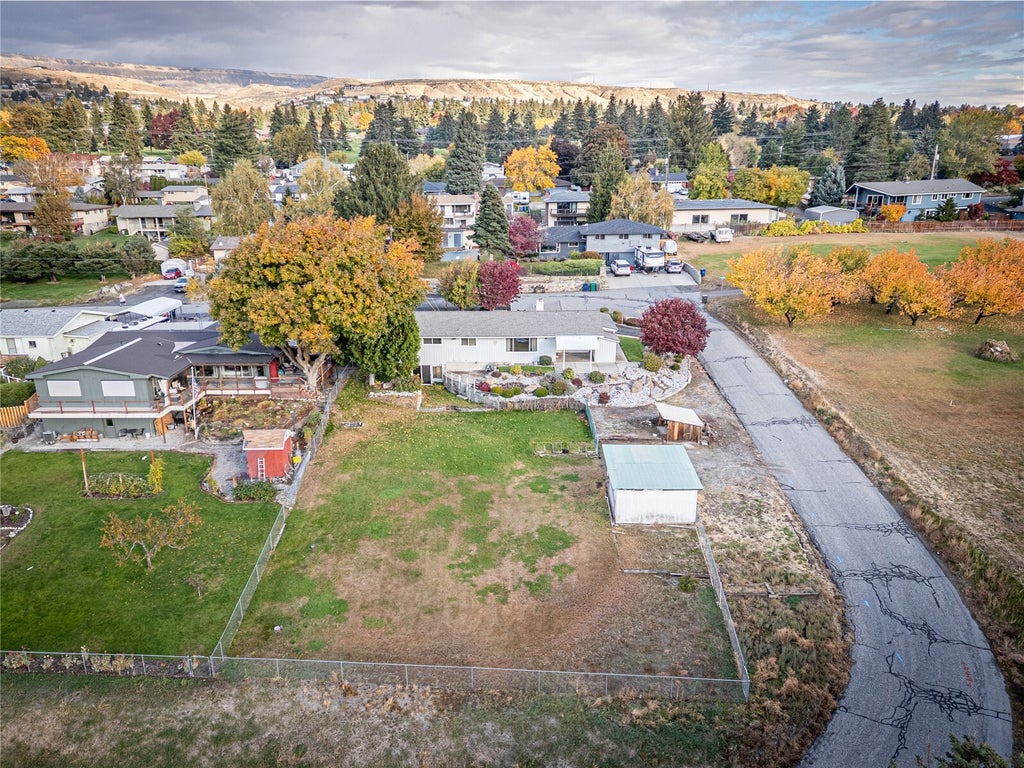 Photo of 1602 N Aurora Avenue, East Wenatchee, WA 98802 (MLS # 2597386)