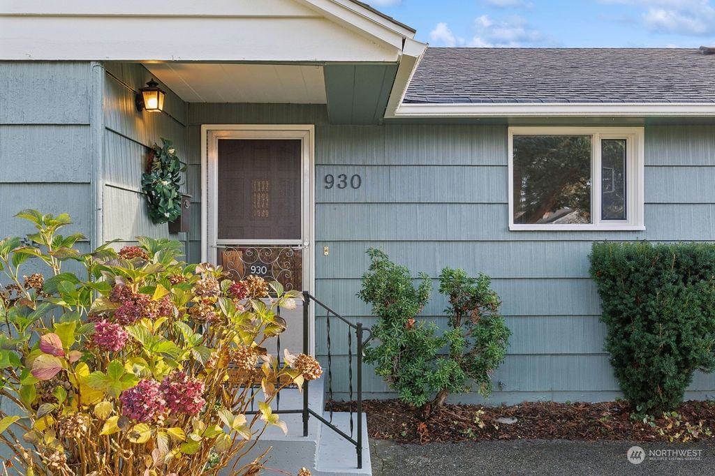 Photo of 930 Union Avenue, Marysville, WA 98270 (MLS # 2313200)