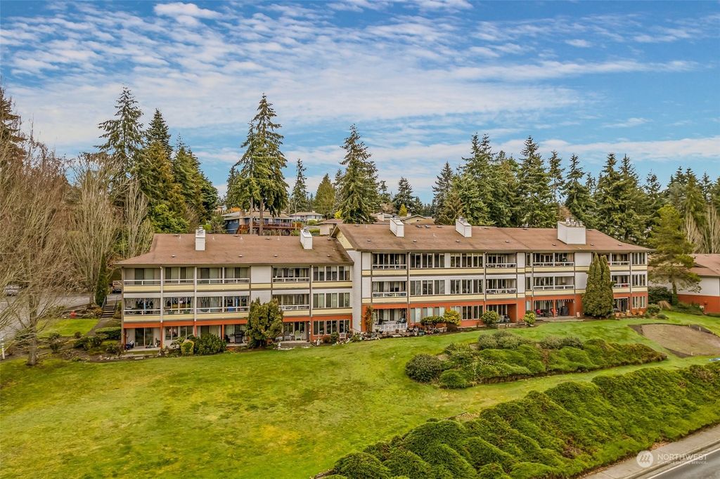 Photo of 23507 Lakeview Drive #B303, Mountlake Terrace, WA 98043 (MLS # 2031809)