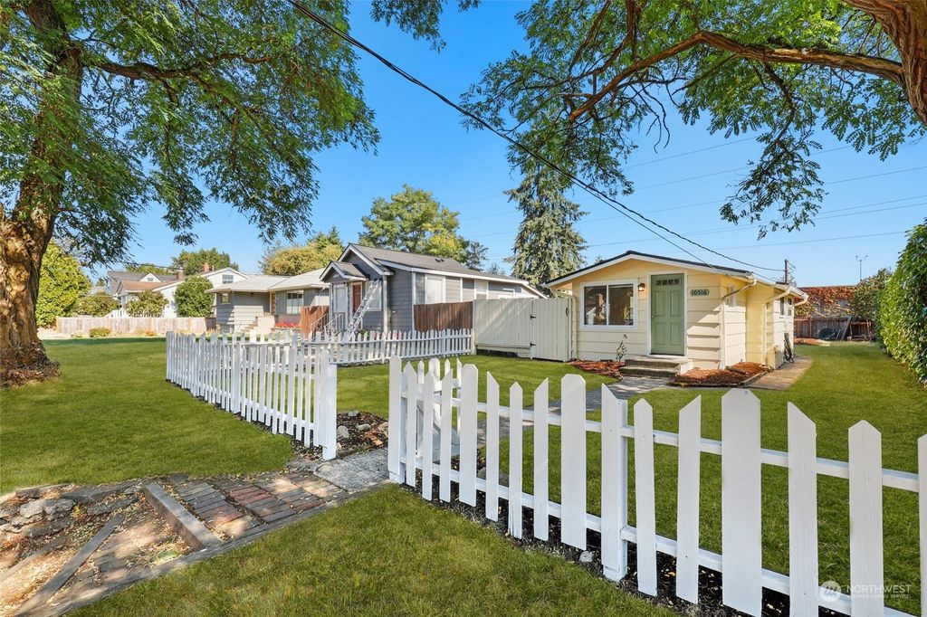 Photo of 10516 Evanston Avenue N, Seattle, WA 98133 (MLS # 2016847)