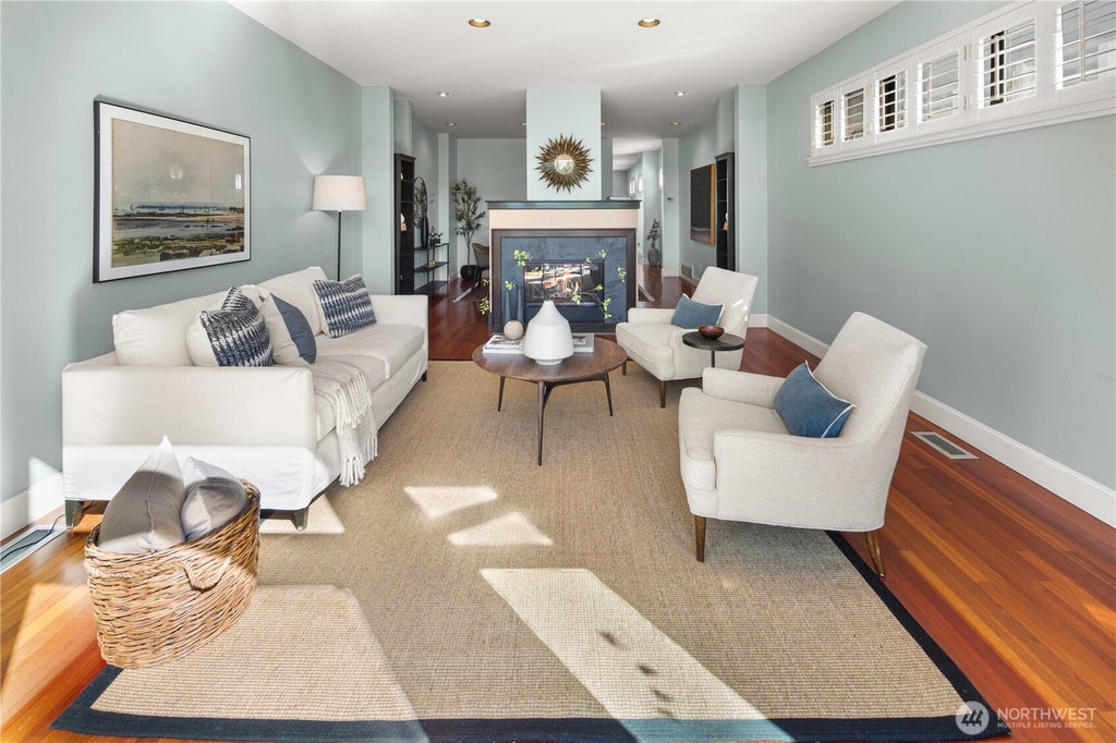 Photo of 2358 Fairview Avenue E, Seattle, WA 98102 (MLS # 2573863)
