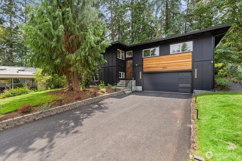 Photo of 10811 NE 154th Court, Bothell, WA 98011 (MLS # 2558259)