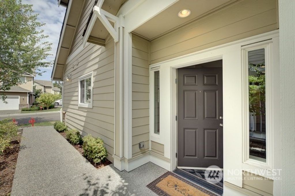 Photo of 4118 148th Street SW #E2, Lynnwood, WA 98087 (MLS # 2262539)