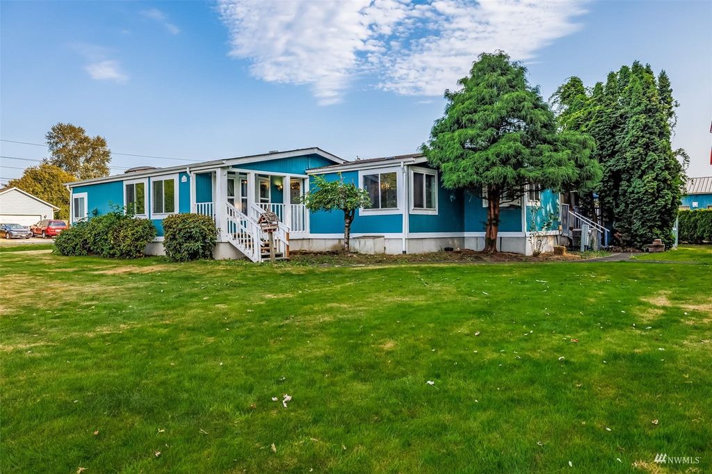 Photo of 440 Clay Street, Algona, WA 98001 (MLS # 1990660)