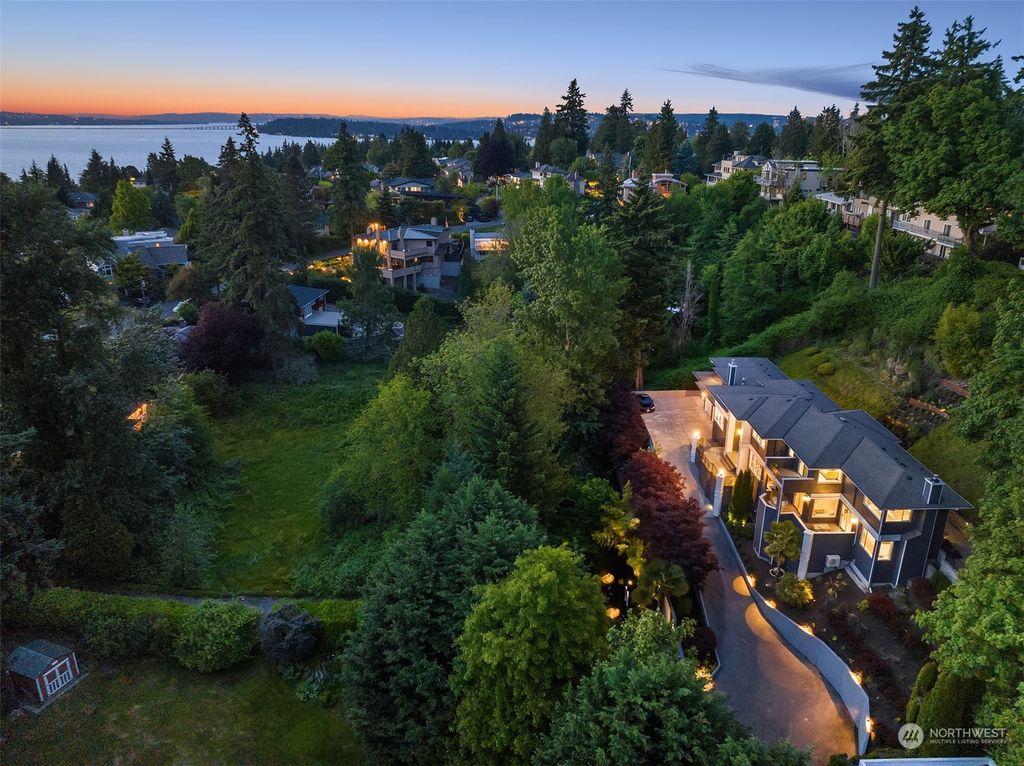 Photo of 2708 65th Place SE, Mercer Island, WA 98040 (MLS # 2216440)
