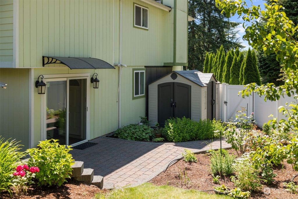 Photo of 16230 NE 108th Court, Redmond, WA 98052 (MLS # 2262421)
