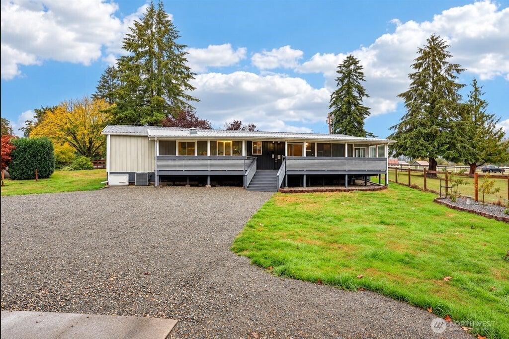 Photo of 17229 SE Lake Moneysmith Road, Auburn, WA 98092 (MLS # 2588731)