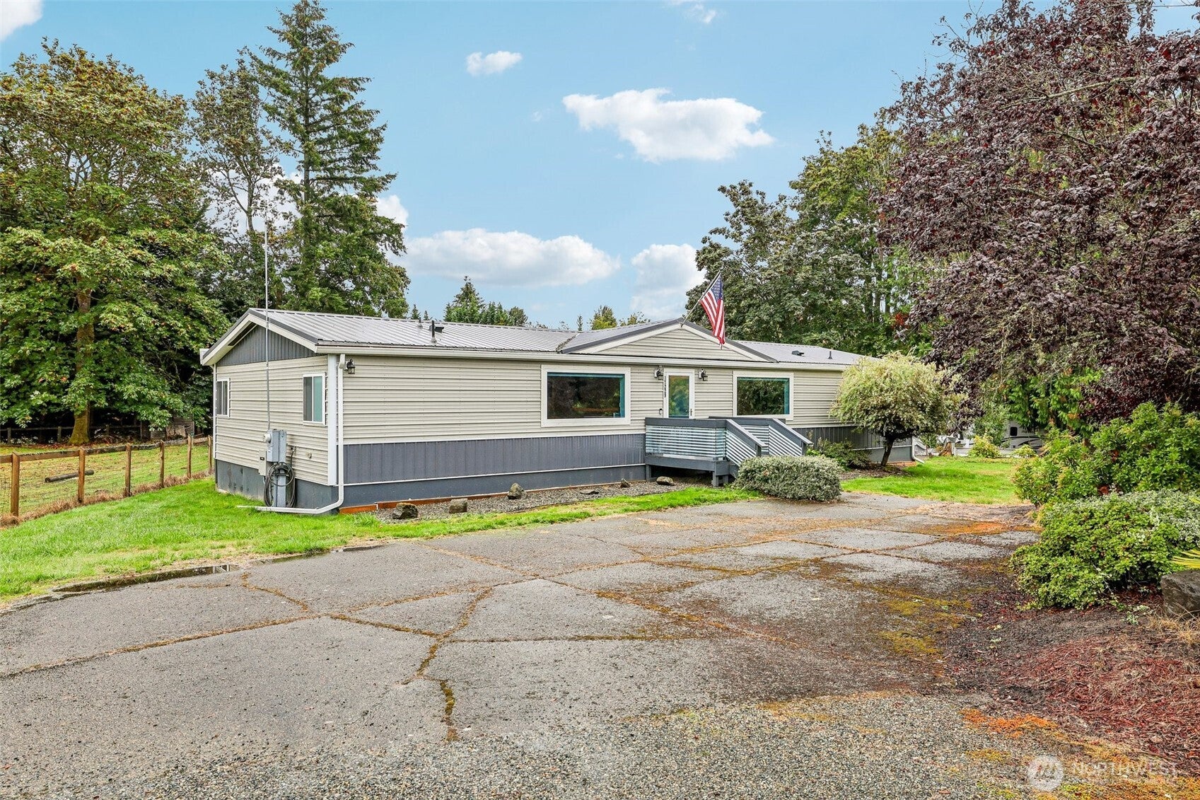17229 SE Lake Moneysmith Road