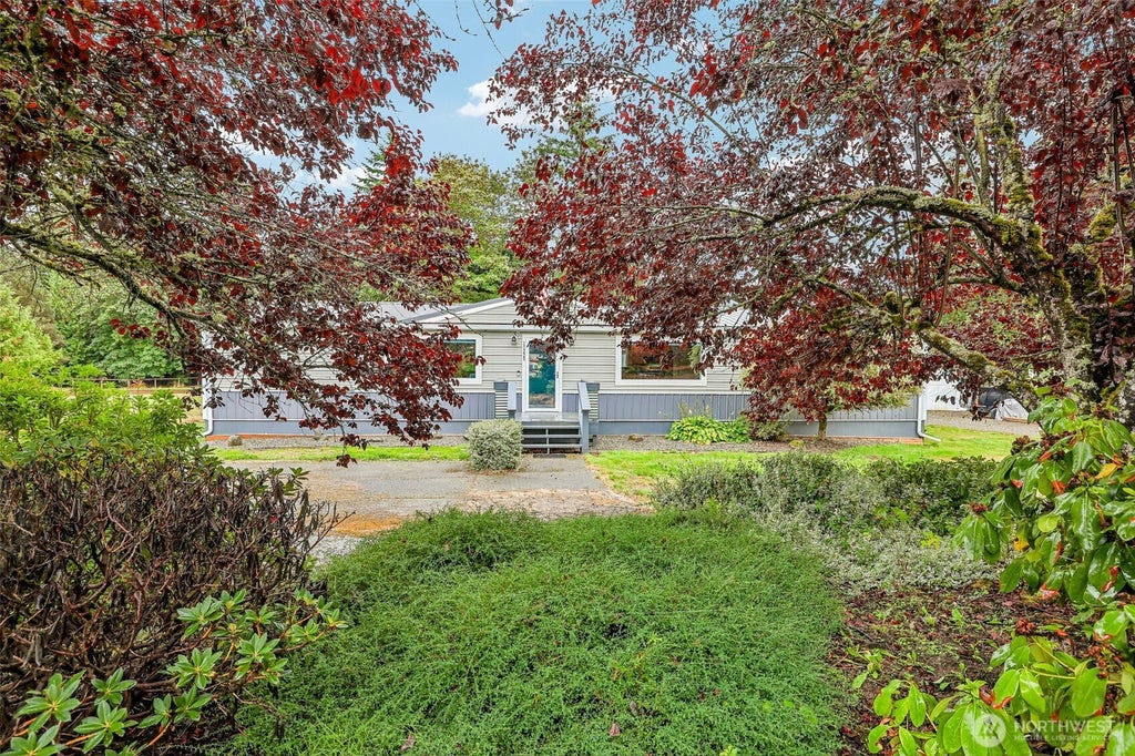 Photo of 17229 SE Lake Moneysmith Road, Auburn, WA 98092 (MLS # 2588731)
