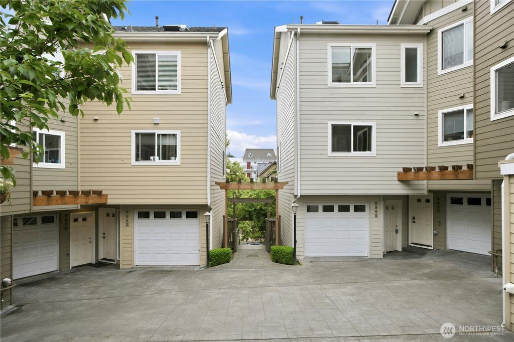 Photo of 936 N 35th Street #E, Seattle, WA 98103 (MLS # 2569888)