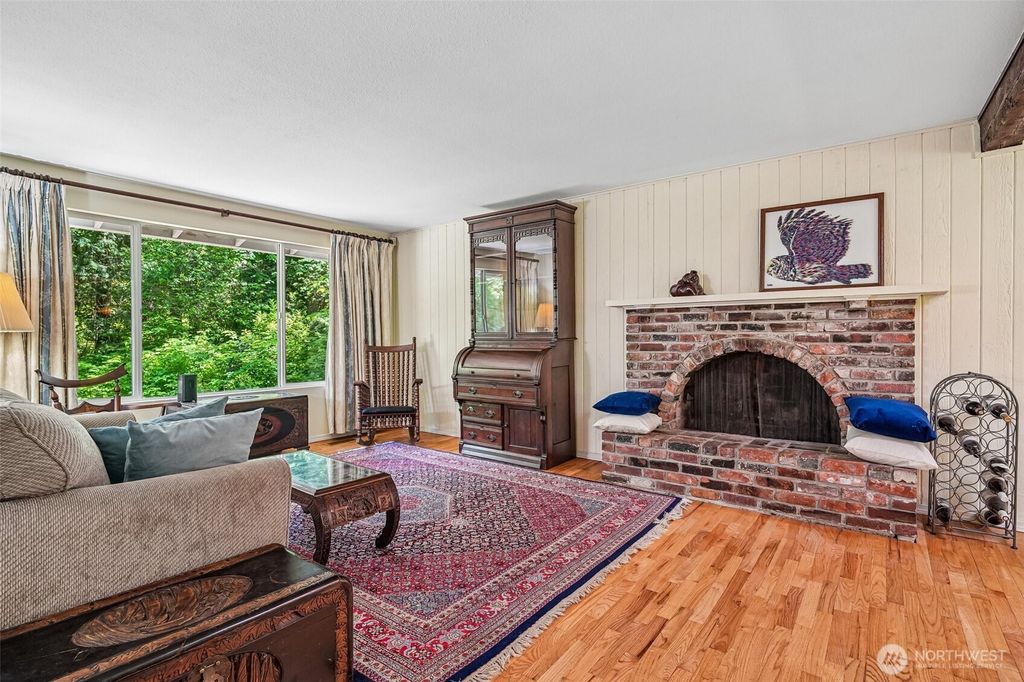 Photo of 26301 SE 158th Street, Issaquah, WA 98027 (MLS # 2525067)