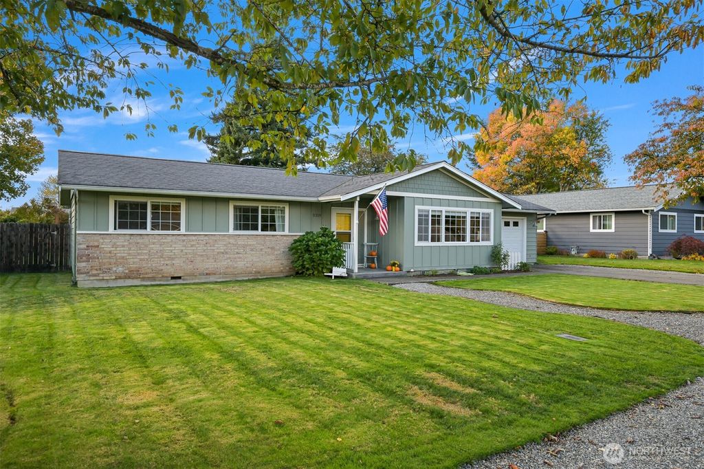 Photo of 5319 Belfern Drive, Bellingham, WA 98226 (MLS # 2448069)