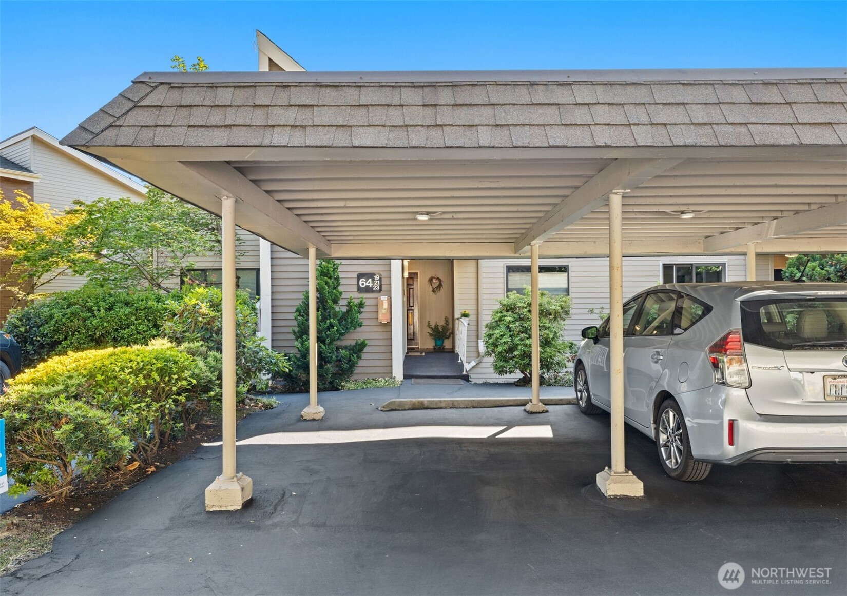 6423 Sand Point Way NE