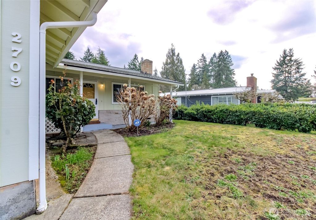 Photo of 2709 SW 332nd Place, Federal Way, WA 98023 (MLS # 2487926)
