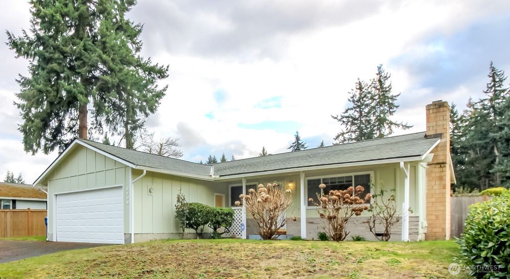 Photo of 2709 SW 332nd Place, Federal Way, WA 98023 (MLS # 2487926)