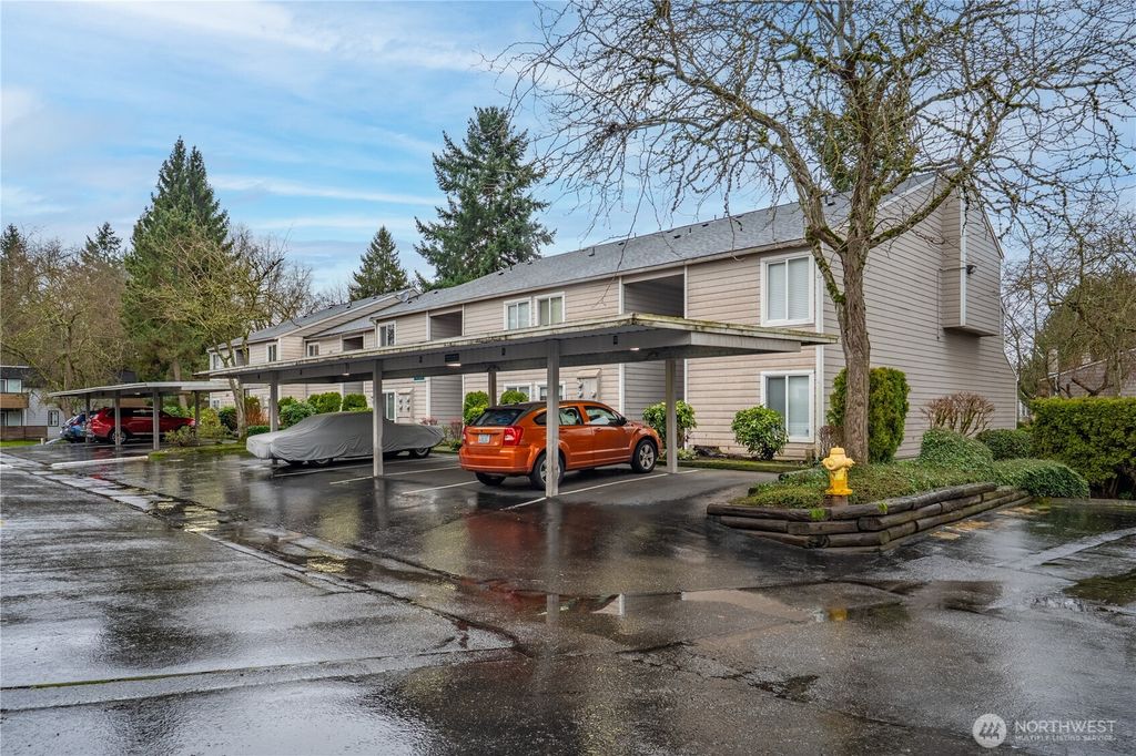 Photo of 810 Pike Street NE #E11, Auburn, WA 98002 (MLS # 2467020)