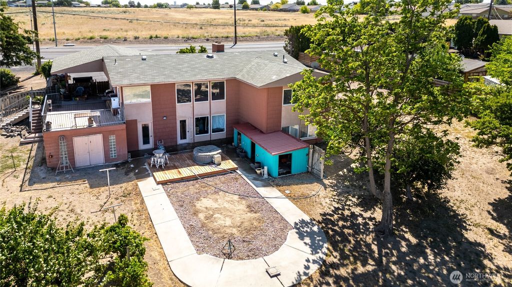 Photo of 1804 S Division Street, Moses Lake, WA 98837 (MLS # 2452240)