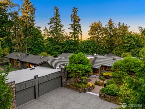 Photo of 11811 184th Avenue NE, Redmond, WA 98052 (MLS # 2574731)