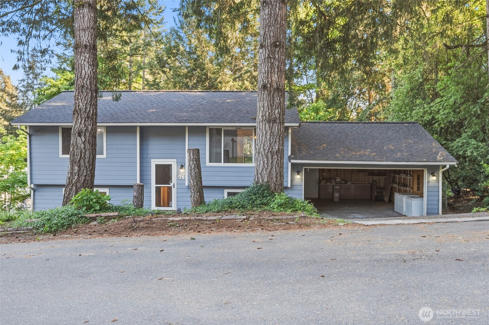 71 NE LORRAIN Court