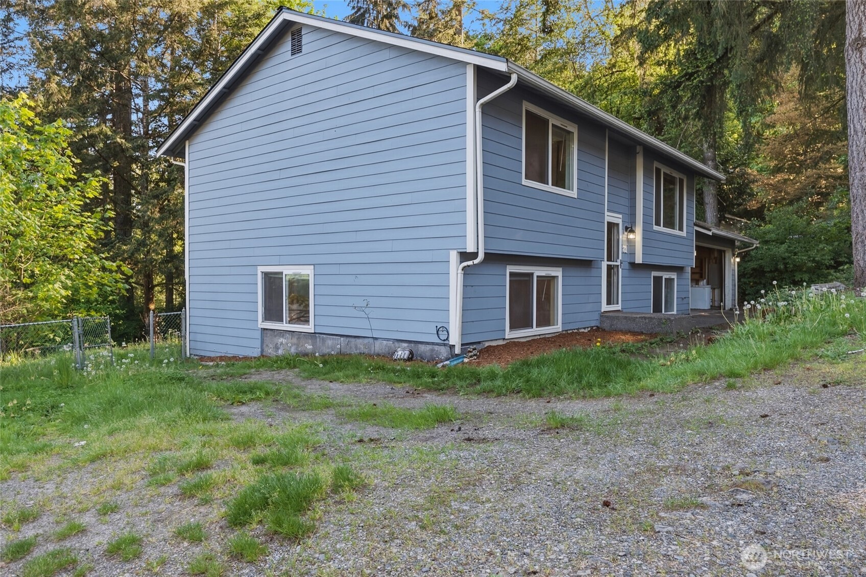 71 NE LORRAIN Court