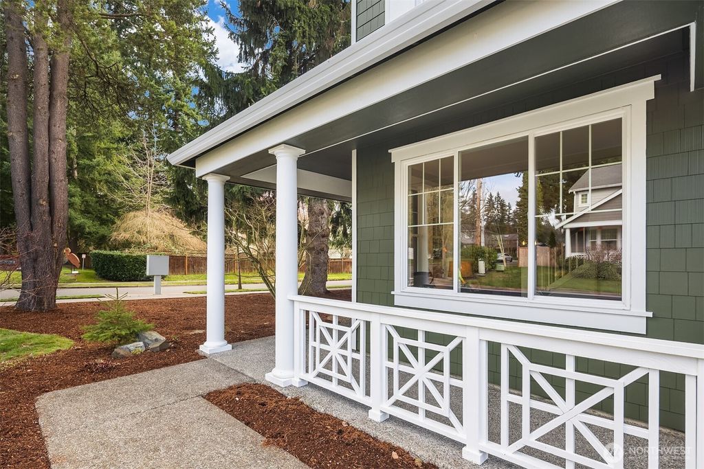 Photo of 12729 NE 103rd Place, Kirkland, WA 98033 (MLS # 2489270)