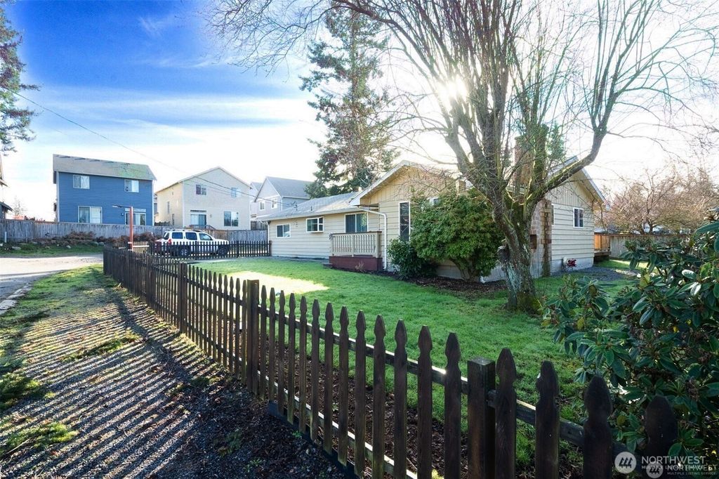 Photo of 103 91st Avenue SE, Lake Stevens, WA 98258 (MLS # 2470390)