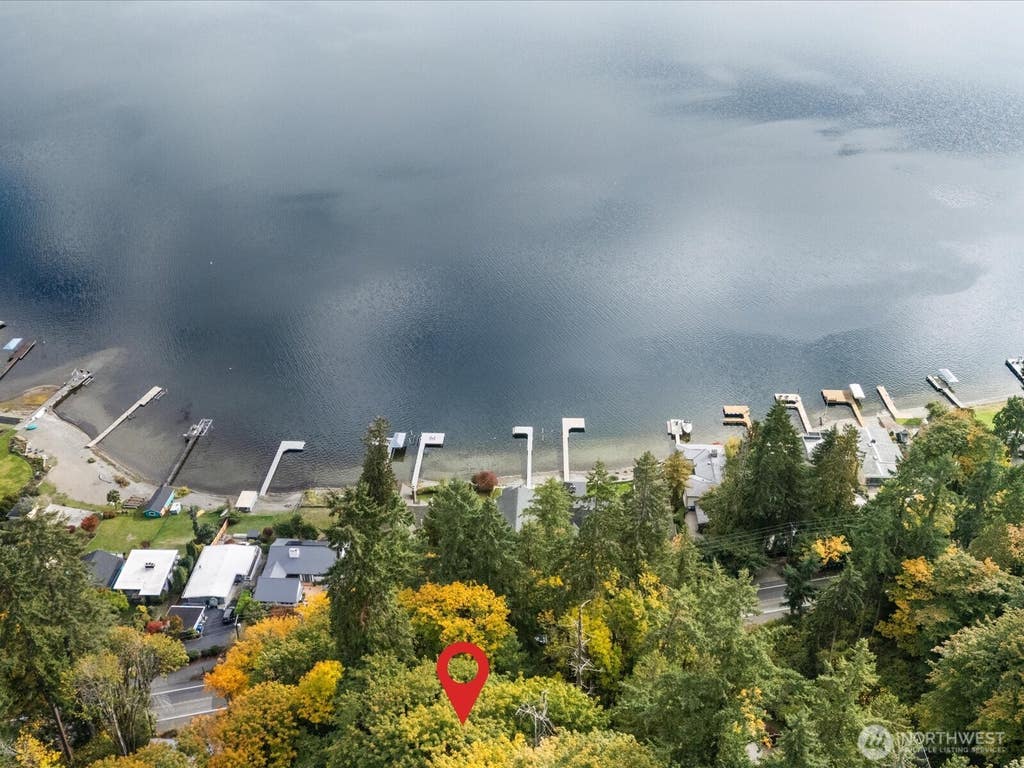 Photo of 445 W Lake Sammamish Parkway SE, Bellevue, WA 98008 (MLS # 2559580)
