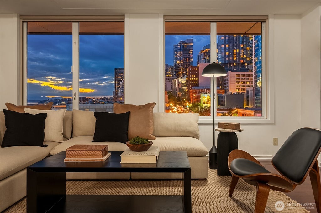 Photo of 98 Union Street #810, Seattle, WA 98101 (MLS # 2588919)
