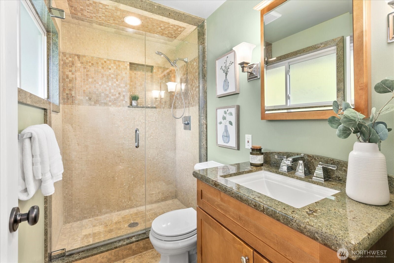Bellevue, Washington, 98008, United States, 3 Bedrooms Bedrooms, ,2 BathroomsBathrooms,Residential,Active,2037545