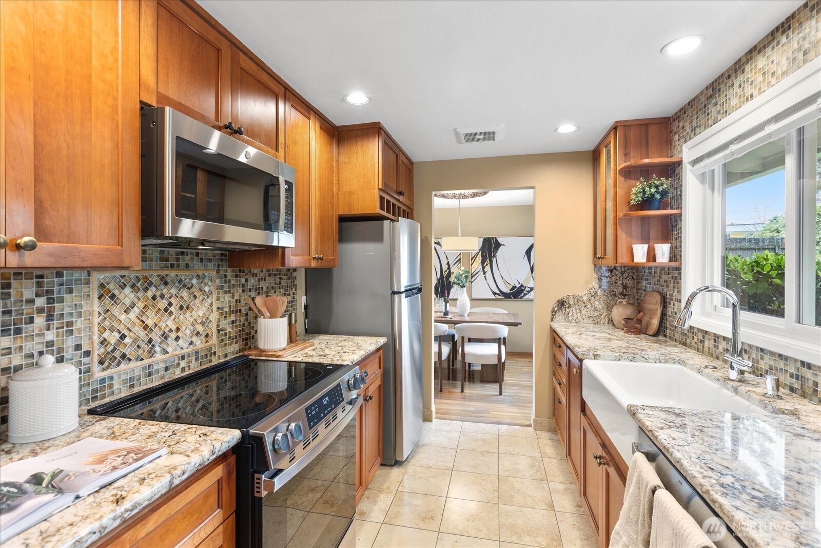 Bellevue, Washington, 98008, United States, 3 Bedrooms Bedrooms, ,2 BathroomsBathrooms,Residential,Active,2037545