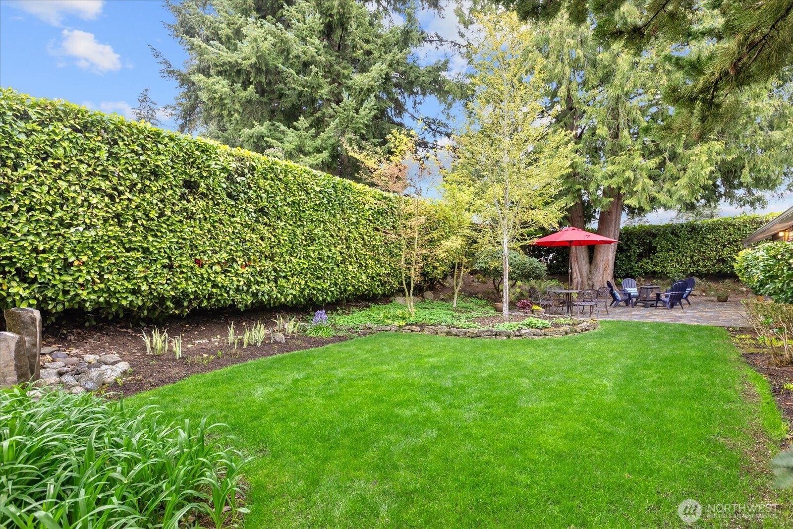 Bellevue, Washington, 98008, United States, 3 Bedrooms Bedrooms, ,2 BathroomsBathrooms,Residential,Active,2037545