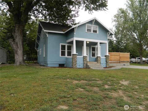 Photo of 226 2nd Street W, Tonasket, WA 98855 (MLS # 2440405)