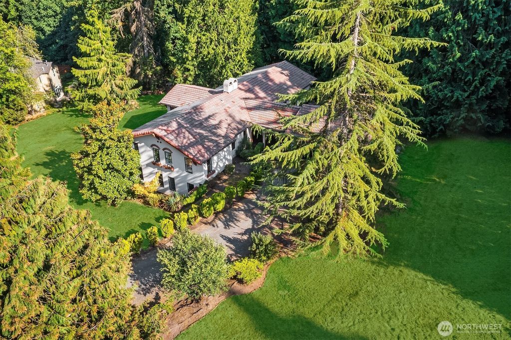 Photo of 16409 NE 43rd Ct, Redmond, WA 98052 (MLS # 2527397)