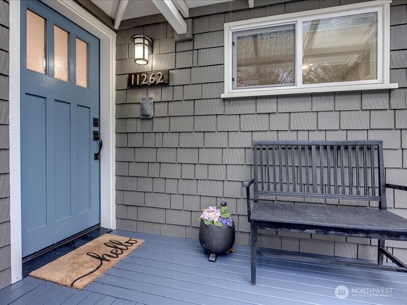 Photo of 11262 Riviera Place NE, Seattle, WA 98125 (MLS # 2576804)