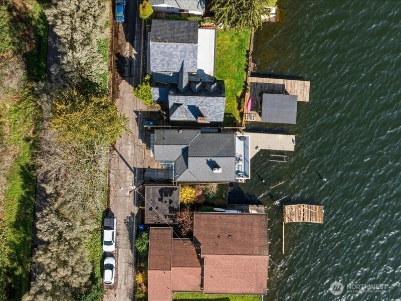 Photo of 11262 Riviera Place NE, Seattle, WA 98125 (MLS # 2576804)