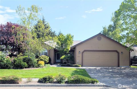 Photo of 3419 G Avenue, Anacortes, WA 98221 (MLS # 2491292)