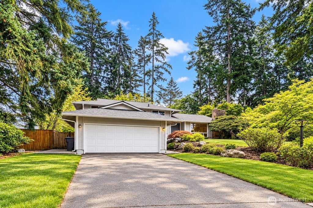 Photo of 16613 NE 18th Street, Bellevue, WA 98008 (MLS # 2585134)