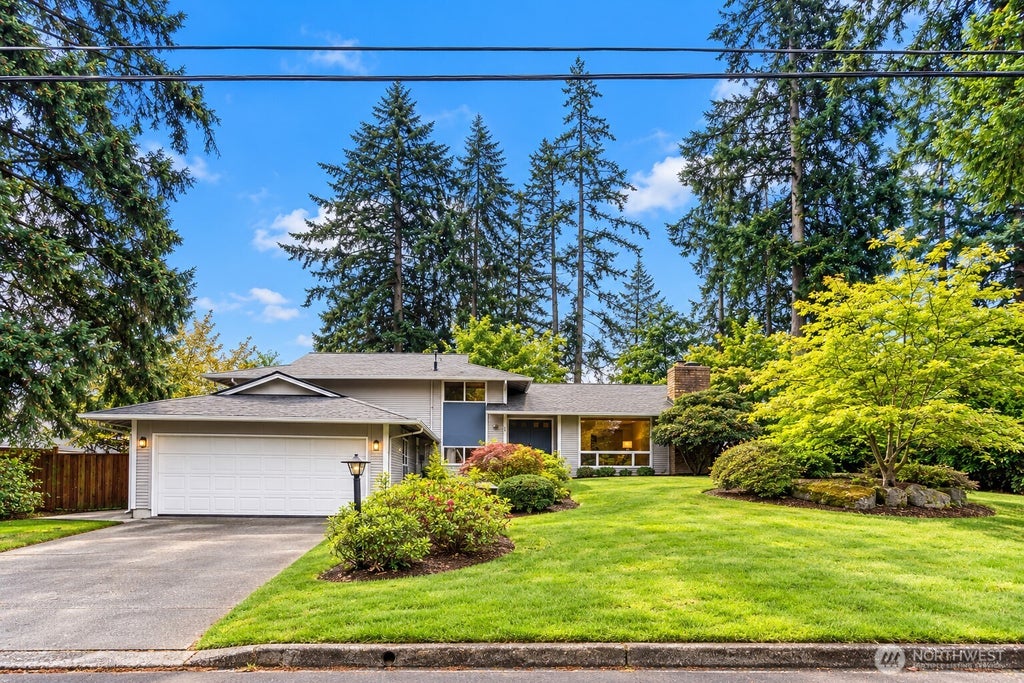 Photo of 16613 NE 18th Street, Bellevue, WA 98008 (MLS # 2585134)