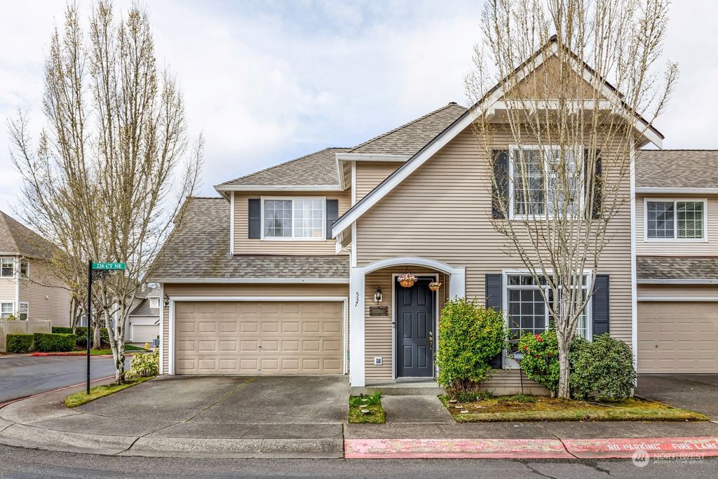 Photo of 537 226th Court NE, Sammamish, WA 98074 (MLS # 2214960)