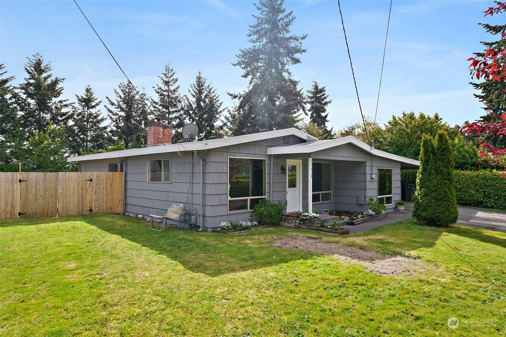 Photo of 31618 13th Avenue S, Federal Way, WA 98003 (MLS # 2234207)