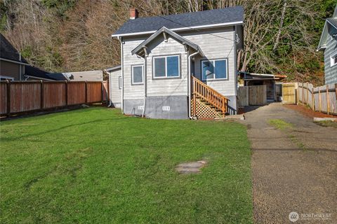 Photo of 2411 Queets Avenue, Hoquiam, WA 98550 (MLS # 2469530)