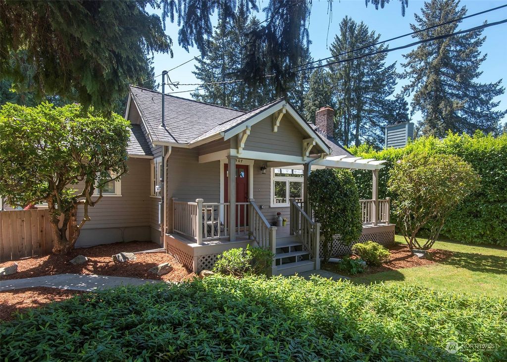 Photo of 2507 NE 91st Street, Seattle, WA 98115 (MLS # 2235711)