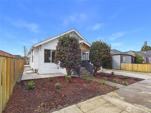 Photo of 305 Meadow Avenue N, Renton, WA 98057 (MLS # 2511044)