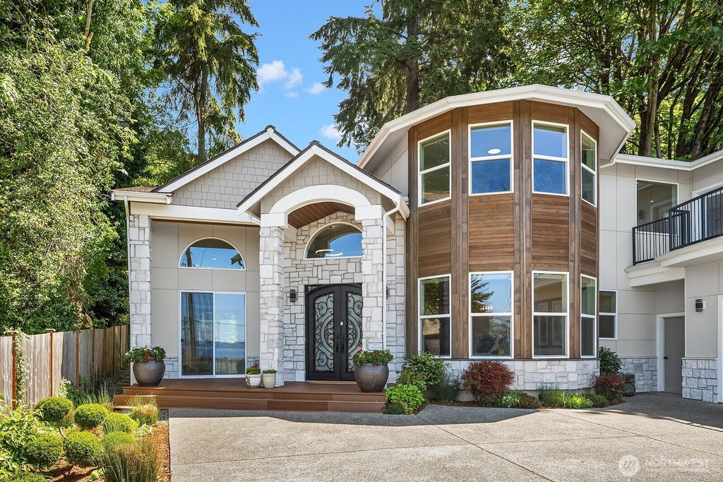 Photo of 28104 10th Avenue S, Des Moines, WA 98198 (MLS # 2544805)