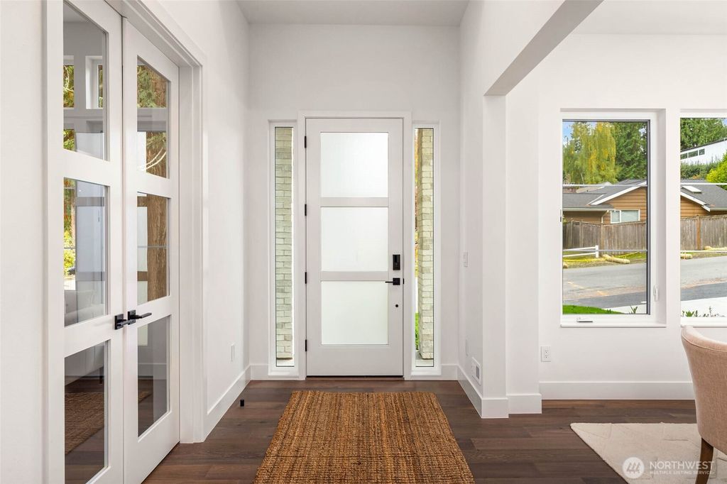 Photo of 10620 NE 28th Place, Bellevue, WA 98004 (MLS # 2508690)