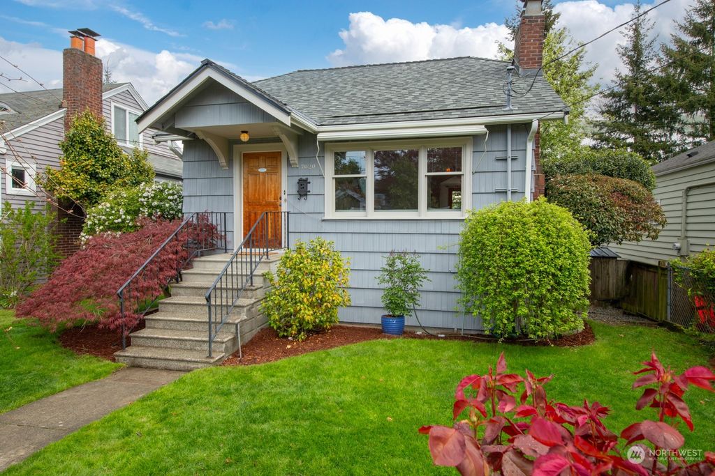 Photo of 7020 34th Avenue NE, Seattle, WA 98115 (MLS # 2215142)