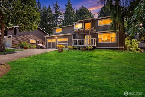 Photo of 9121 NE 143rd Place, Kirkland, WA 98034 (MLS # 2565167)