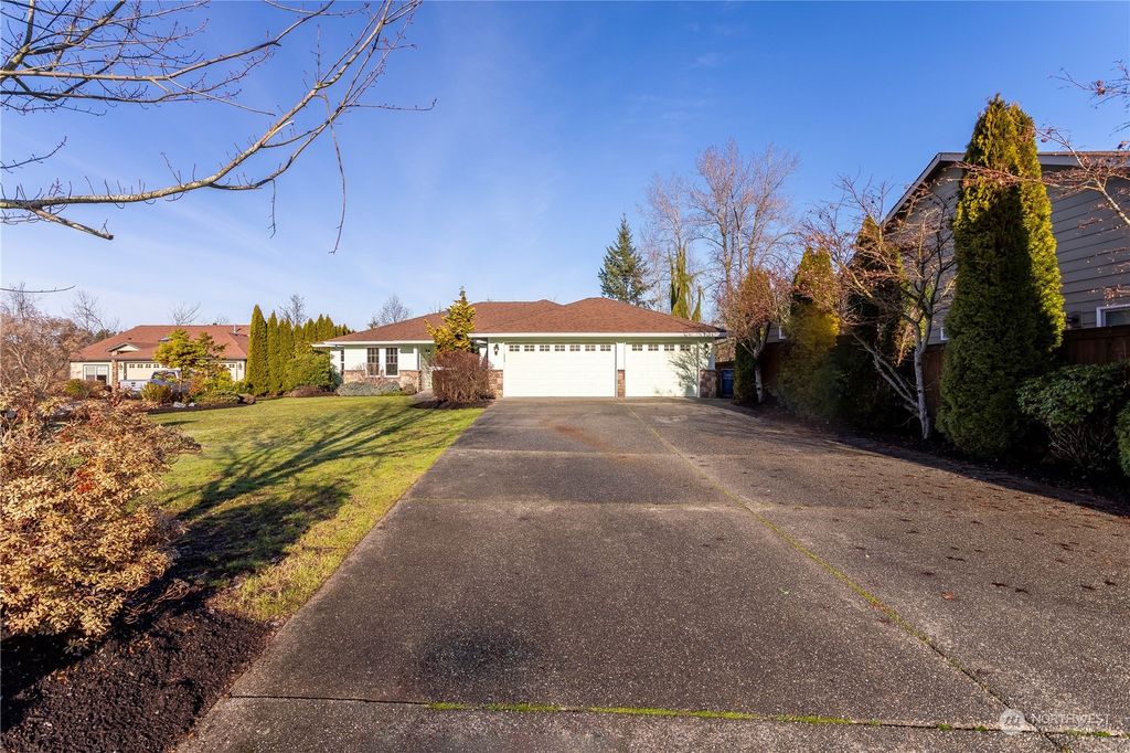 Photo of 3927 145th Street SE, Mill Creek, WA 98012 (MLS # 2185503)