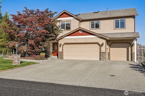 Photo of 13811 68th Avenue Ct E, Puyallup, WA 98373 (MLS # 2520946)